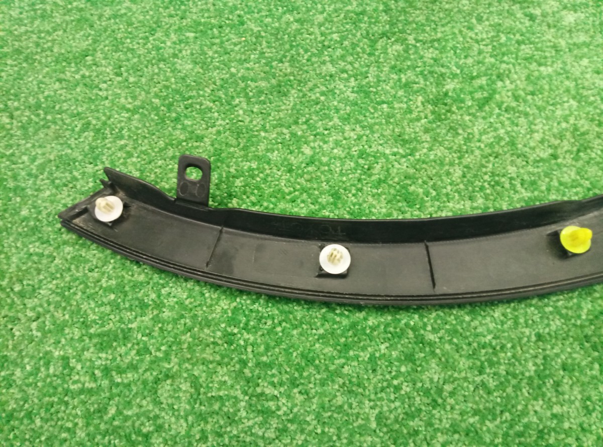 Накладка крыла переднего левого Toyota RAV 4  7560242130 на Toyota RAV 4 (XA30)