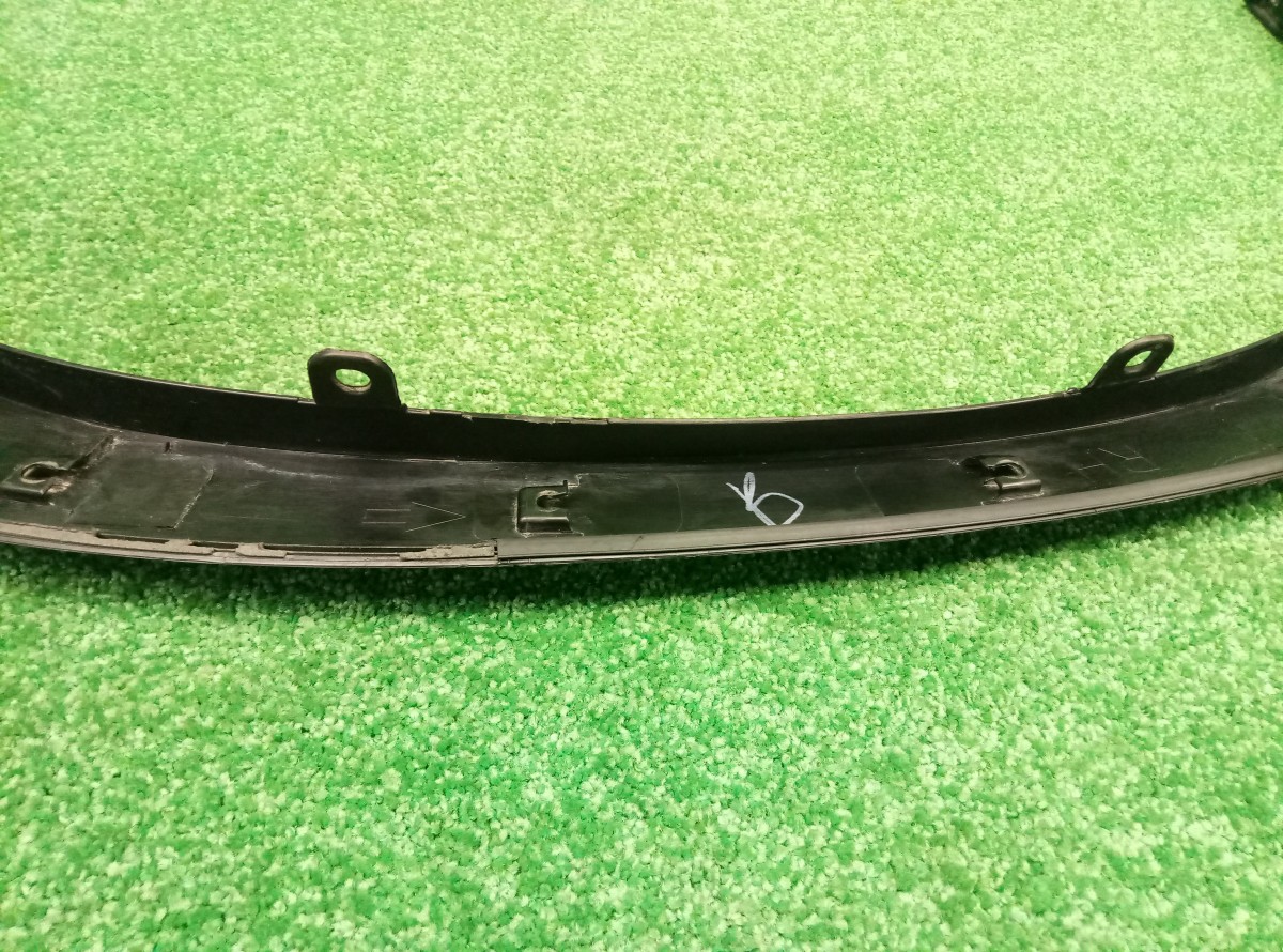 Накладка крыла переднего правого Toyota Highlander 3 758710E010 на Toyota Highlander 2 (U40)