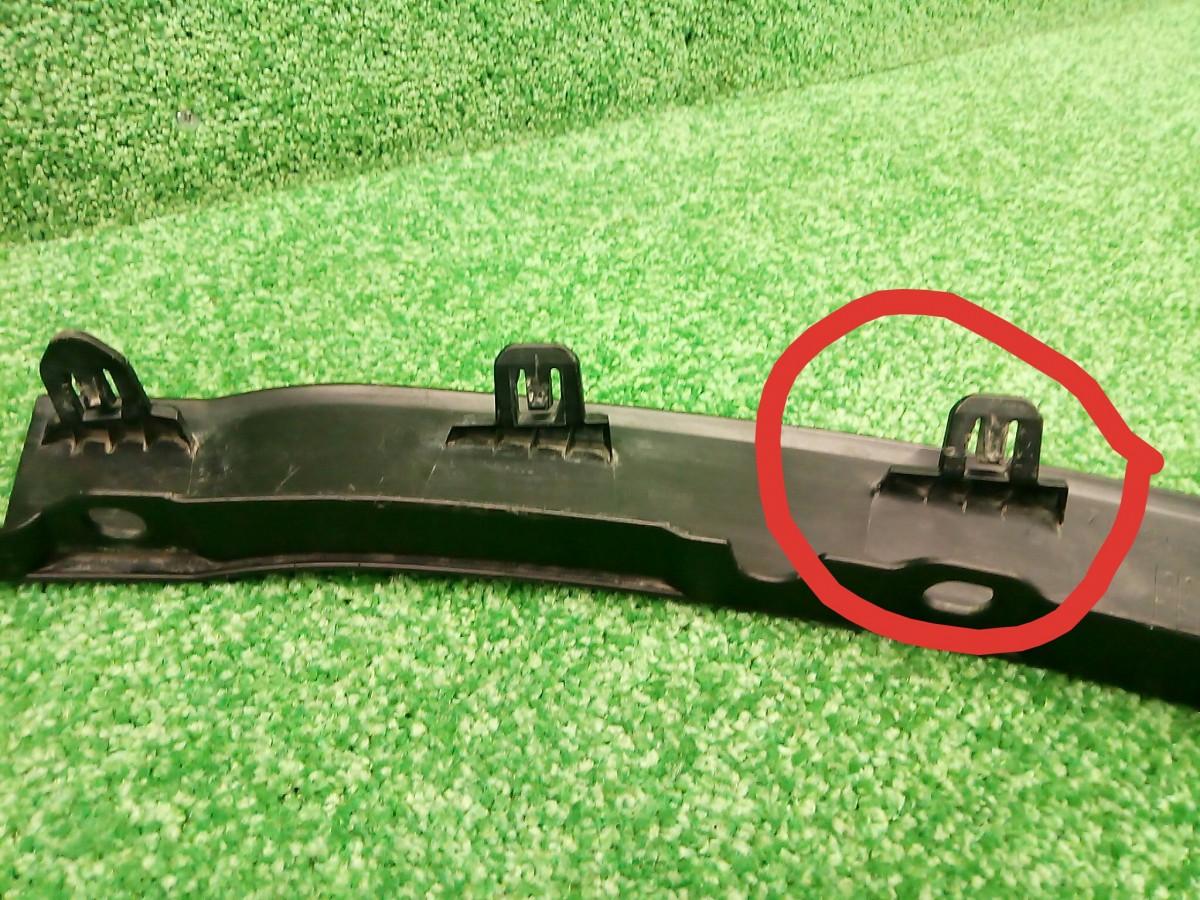 Накладка крыла переднего правого Toyota Highlander 3 758710E010 на Toyota Highlander 2 (U40)