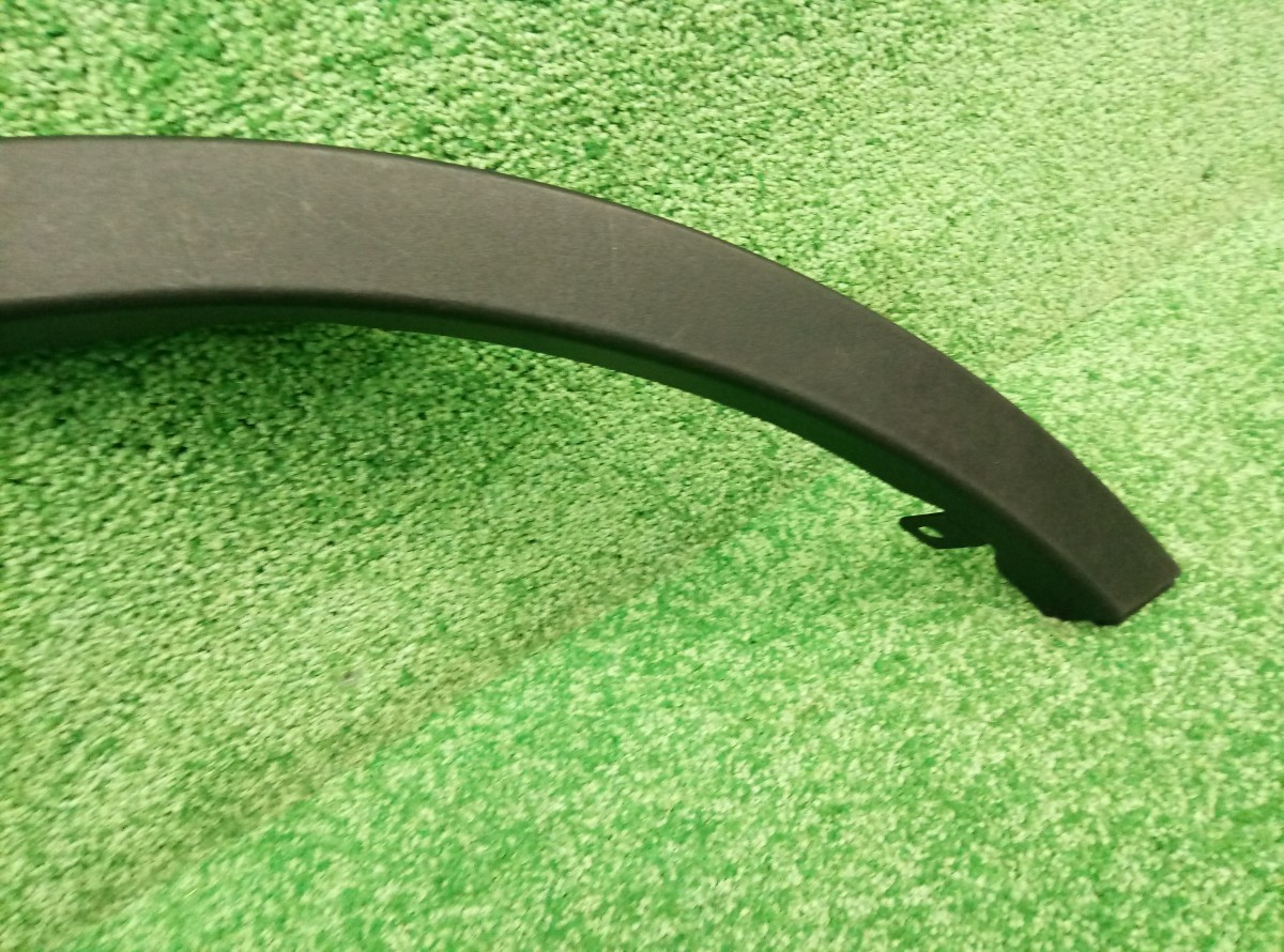 Накладка переднего крыла правого Toyota RAV 4  (CA40) 2012-2015 758730E020 на Toyota RAV 4  (CA40)