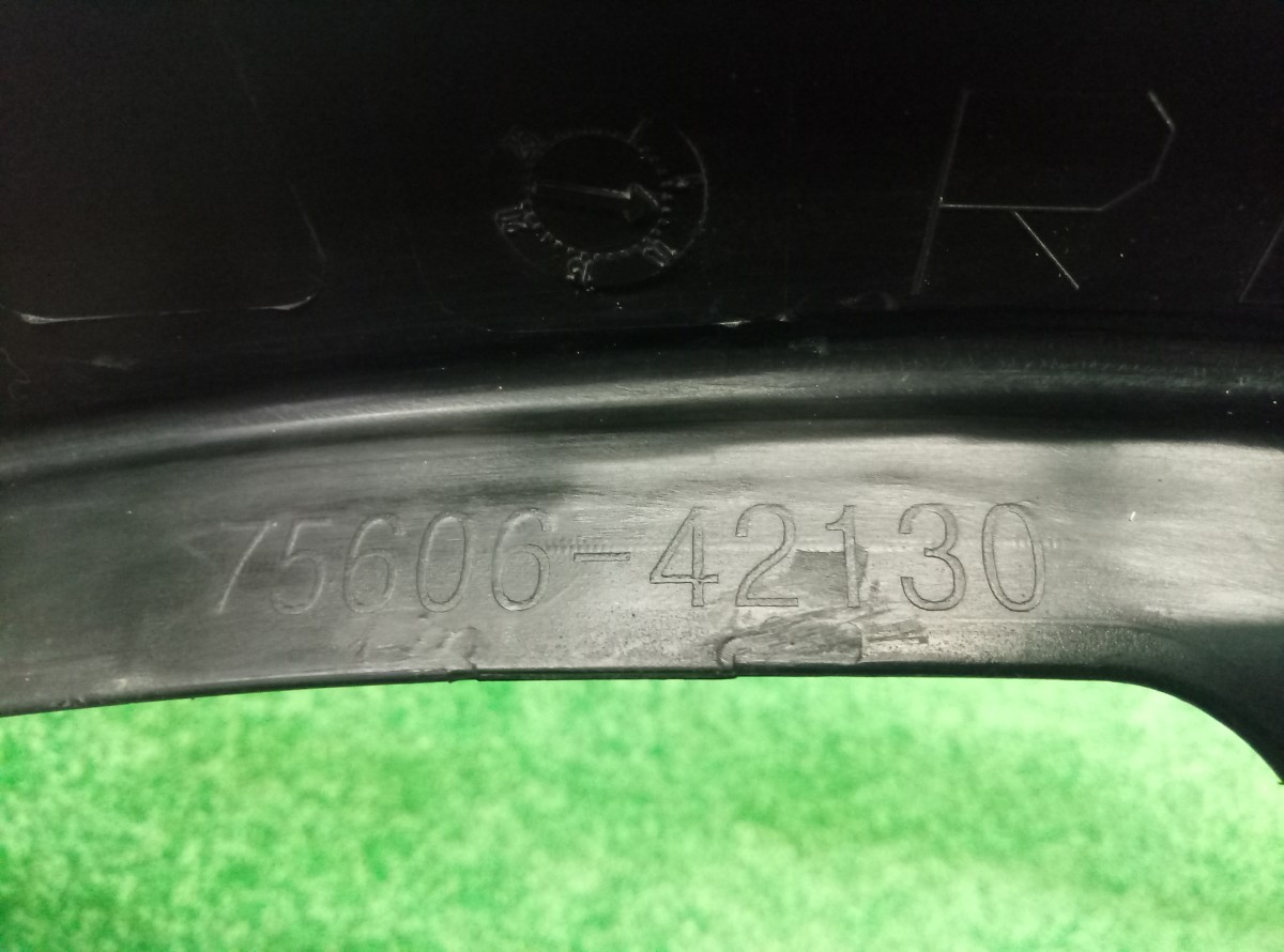 Накладка крыла задняя левая Toyota Rav4 A40 2015 7560642130 на Toyota RAV 4  (CA40)