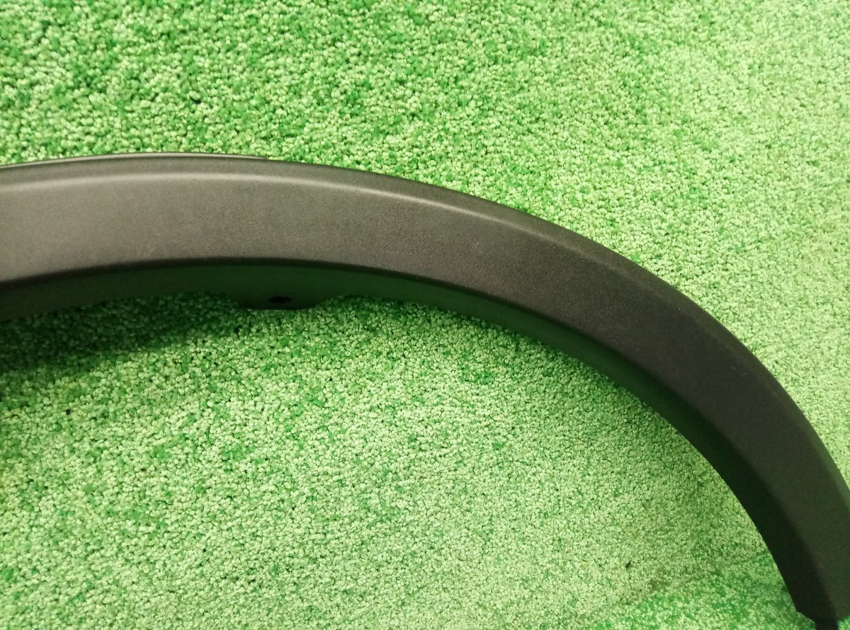 Накладка крыла задняя левая Toyota Rav4 CA40 7560642130  на Toyota RAV 4  (CA40)