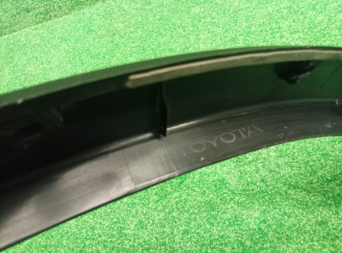 Накладка крыла задняя левая Toyota Rav4 CA40 7560642130  на Toyota RAV 4  (CA40)