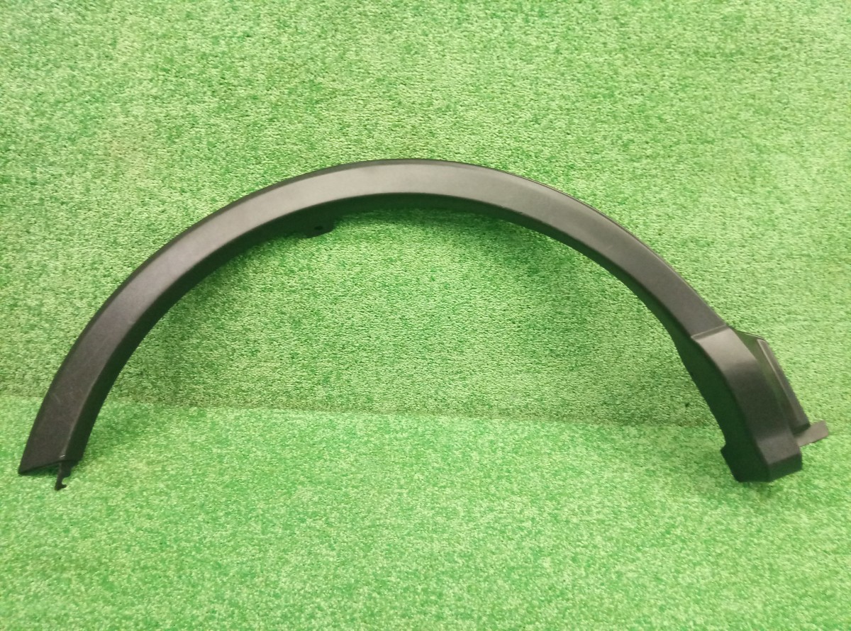 Накладка крыла заднего правого Toyota RAV4 XA40 7560542140 на Toyota RAV 4  (CA40)