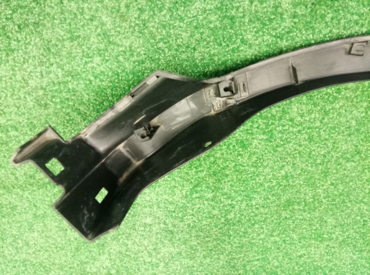 Накладка крыла заднего правого Toyota RAV4 XA40 7560542140 на Toyota RAV 4  (CA40)