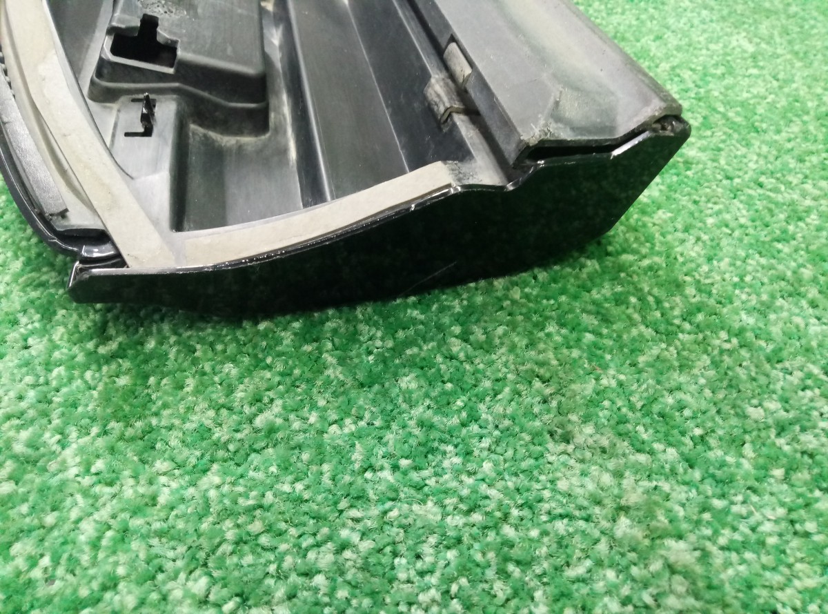 Накладка двери передней правой Audi Q7 4M  2015  4M0853960B на Audi Q5 8R