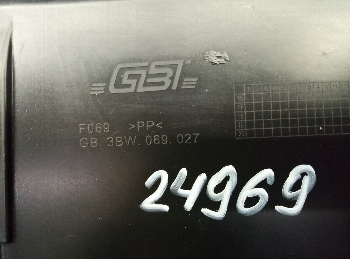 Пыльник Lexus LX 570  2015 GB3BW069027 на Lexus LX 