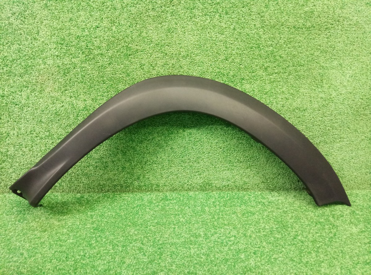 Накладка переднего крыла правого Renault Duster  2010-2015 960169632 на Renault Duster 