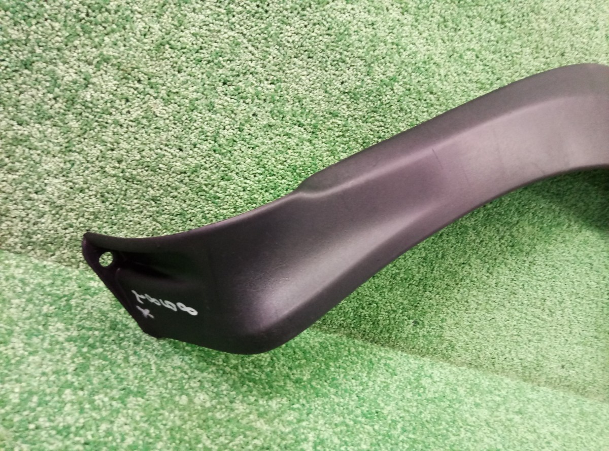 Накладка переднего крыла правого Renault Duster  2010-2015 960169632 на Renault Duster 