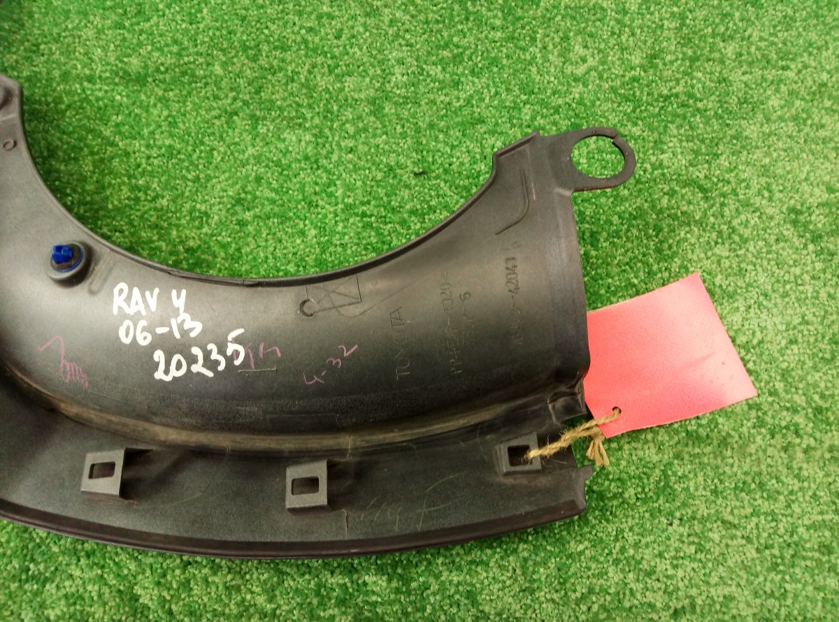 Накладка двери багажника правая верхняя Toyota RAV 4 (CA30) 2005-2010  7680342040 на Toyota RAV 4 (XA30)