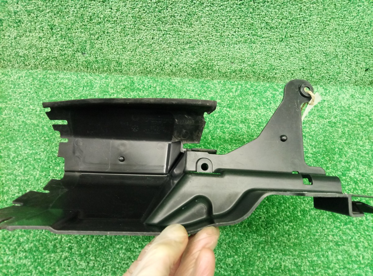 Воздуховод радиатора передний правый Volvo S60  2014   31353047 на Volvo S60 