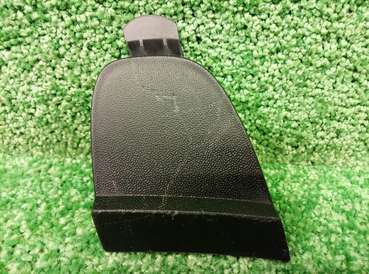 Заглушка буксировочного крюка Volkswagen Jetta (NF) VI 2014–2019 5C6807441A на Volkswagen Jetta VI