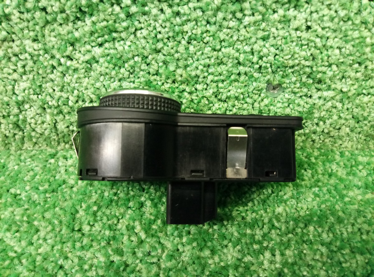 Блок кнопок включения и корректора фар Chevrolet Cruze J300 2010 25957704 на Chevrolet Cruze
