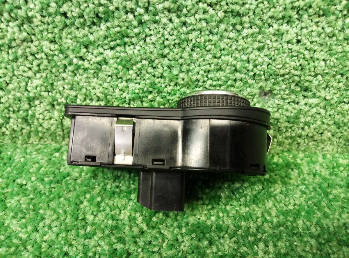 Блок кнопок включения и корректора фар Chevrolet Cruze J300 2010 25957704 на Chevrolet Cruze