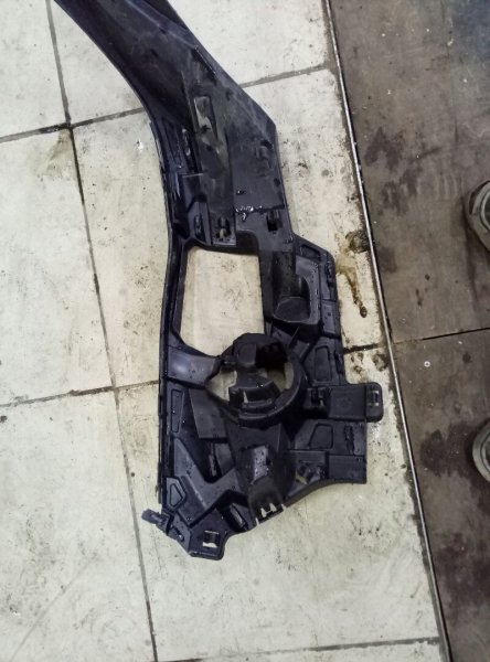 Кронштейн переднего бампера левый BMW X5 F15 2013-н.в. на BMW X5 F15
