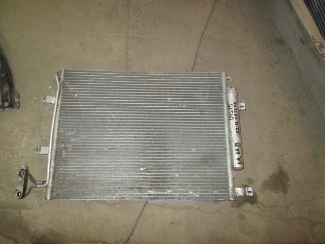 Радиатор кондиционера (конденсер) Land Rover Range Rover 3 2002-2005 на Land Rover Range Rover 3