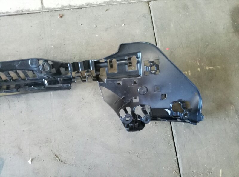 Кронштейн заднего бампера BMW 5-Series(F10,F11,F07) 2009-2013 на BMW 5-Series(F10,F11,F07)