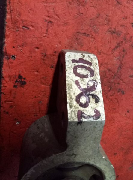 Сайлентблок pычагa задний нижний левый передний Audi A3 (8P) 2003-2005 1K0199231 на Audi A3 (8P)