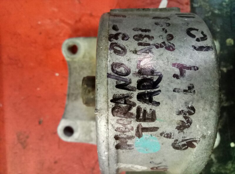 Кронштейн двигателя Nissan Murano (Z50) 2002-2008 на Nissan Murano (Z50)