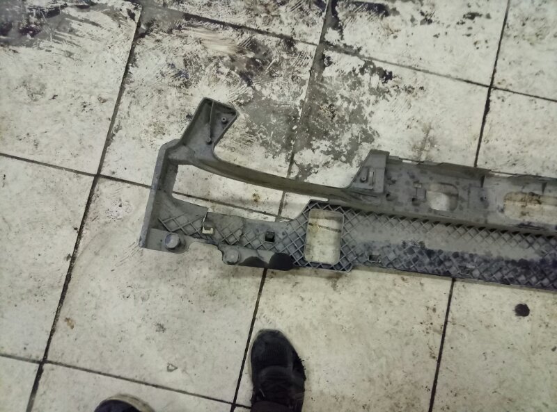 Кронштейн заднего бампера BMW 7-Series F01,F02,F04 2008-2012 на BMW 7-Series F01,F02,F04