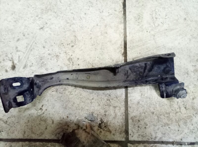 Кронштейн крепления фары Mercedes-Benz E-Class W212,S212,C207 2009-2016 на Mercedes-Benz E-Class W212,S212,C207