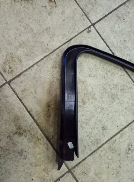Накладка двери передней правой Mercedes-Benz E-Class W212,S212,C207 2009-2016 на Mercedes-Benz E-Class W212,S212,C207