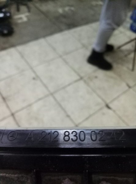 Дефлектор воздушный Mercedes-Benz E-Class W212,S212,C207 2009-2016 на Mercedes-Benz E-Class W212,S212,C207