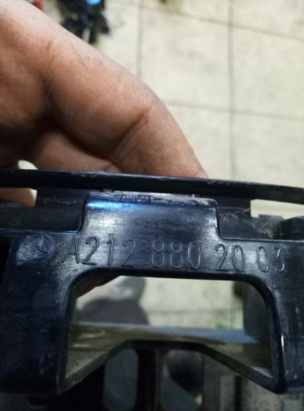 Кронштейн заднего бампера Mercedes-Benz E-Class W212,S212,C207 2009-2016 на Mercedes-Benz E-Class W212,S212,C207