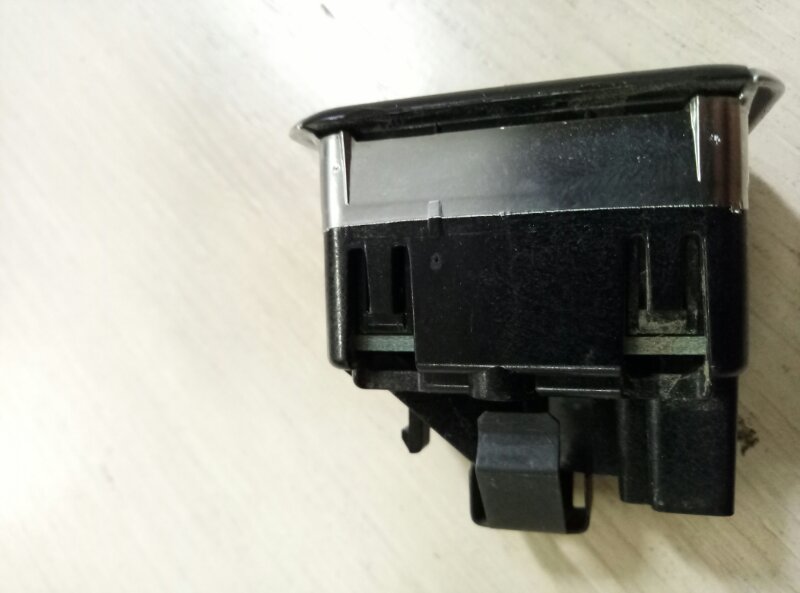 Кнопка стеклоподъемника Mercedes-Benz E-Class W212,S212,C207 2009-2016 на Mercedes-Benz E-Class W212,S212,C207