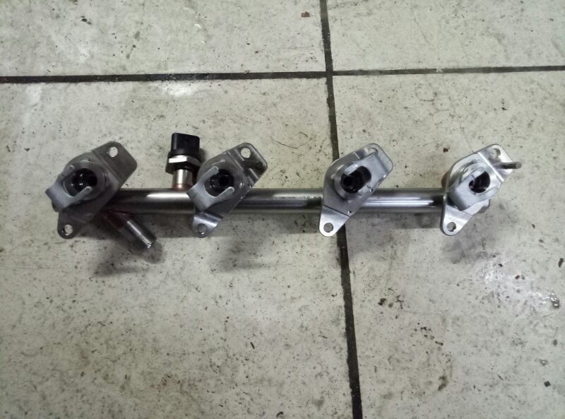 Рейка топливная (рампа) Mercedes-Benz E-Class W212,S212,C207 2009-2016 на Mercedes-Benz E-Class W212,S212,C207