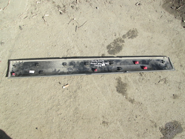 Накладка двери передней правой Hyundai Santa Fe 2006-2010 на Hyundai Santa Fe