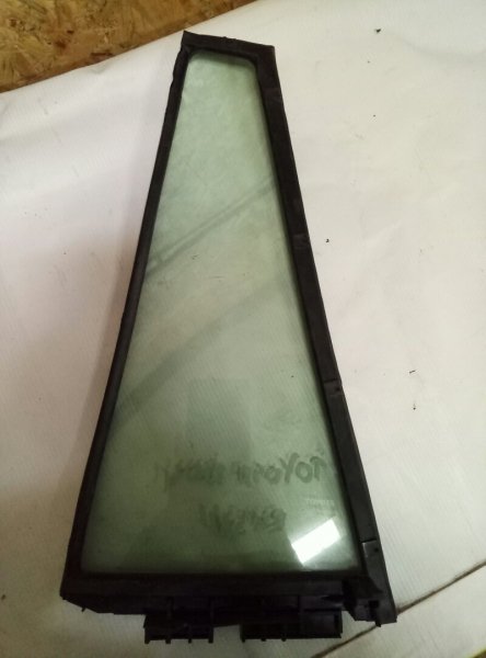 Стекло двери задней правой Toyota RAV 4 (XA30) 2005-2010 форточка на Toyota RAV 4 (XA30)