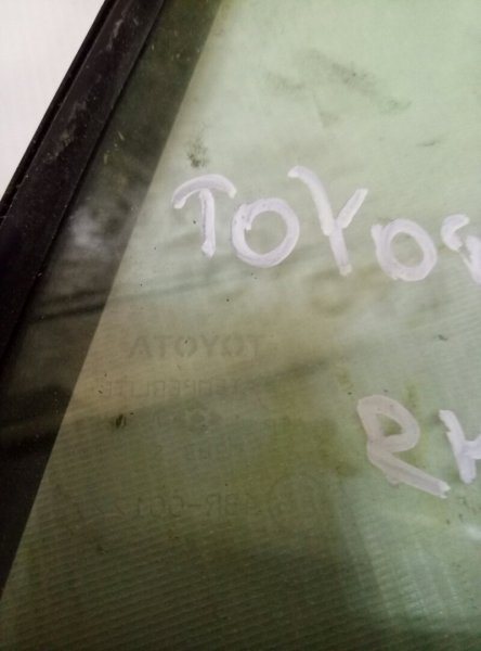 Стекло двери задней правой Toyota RAV 4 (XA30) 2005-2010 форточка на Toyota RAV 4 (XA30)