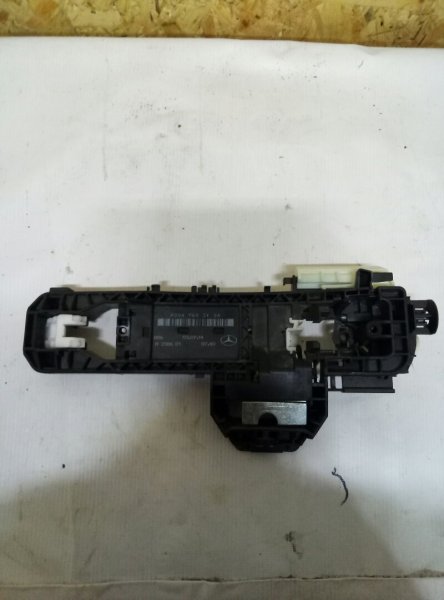 Кронштейн ручки Mercedes-Benz E-Class W212,S212,C207 2009-2016 на Mercedes-Benz E-Class W212,S212,C207