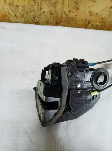 Замок двери задней правой Toyota RAV 4 (XA30) 2005-2010 на Toyota RAV 4 (XA30)