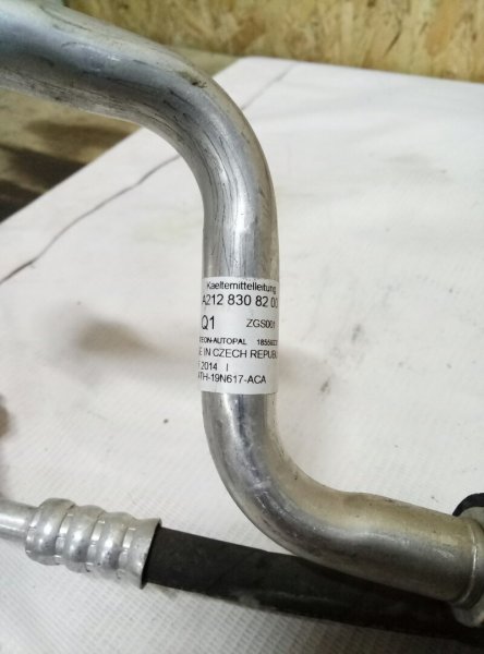 Трубка кондиционера Mercedes-Benz E-Class W212,S212,C207 2009-2016 на Mercedes-Benz E-Class W212,S212,C207