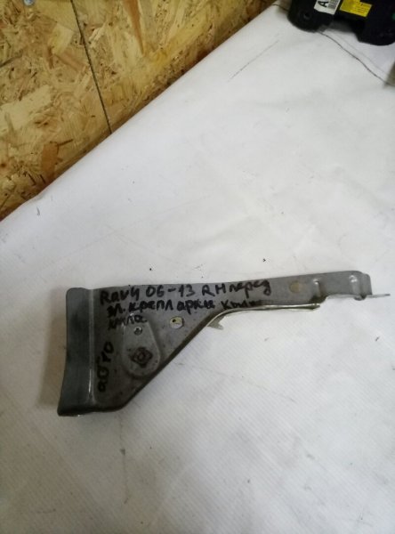 Крепление Toyota RAV 4 (XA30) 2005-2010 на Toyota RAV 4 (XA30)