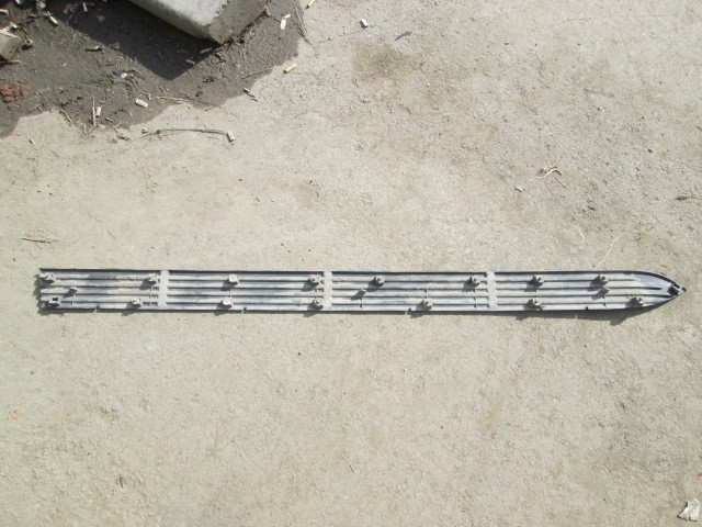 Накладка на порог (наружная) Toyota Land Cruiser 200 2007-2012 на Toyota Land Cruiser 200