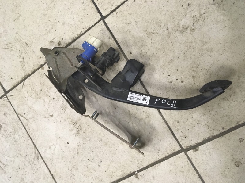 Педаль тормоза Ford Focus 2 2005-2008 на Ford Focus 2