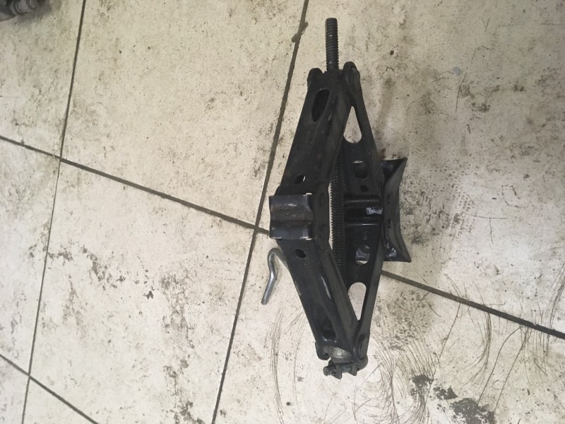 Домкрат Peugeot 307 2001-2008 на Peugeot 307