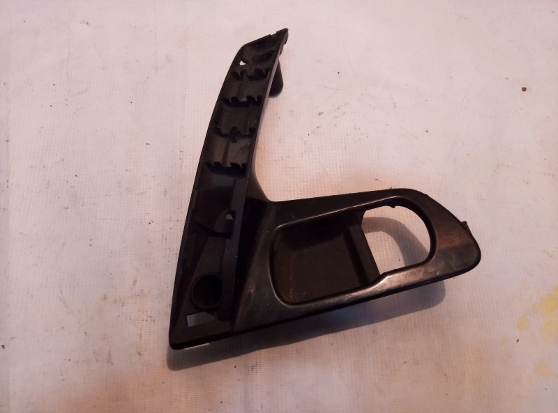 Кронштейн внутренней ручки Nissan Qashqai J10 2006-2010 на Nissan Qashqai J10