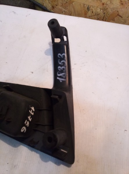 Кронштейн внутренней ручки Nissan Qashqai J10 2006-2010 на Nissan Qashqai J10