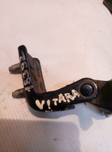 Петля двери задней левой нижняя Suzuki Grand Vitara  1997-2001 на Suzuki Grand Vitara 