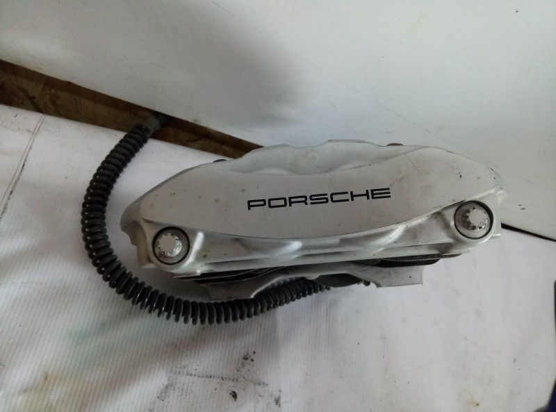 Суппорт задний левый Porsche Cayenne 958 2010-2014 на Porsche Cayenne 958