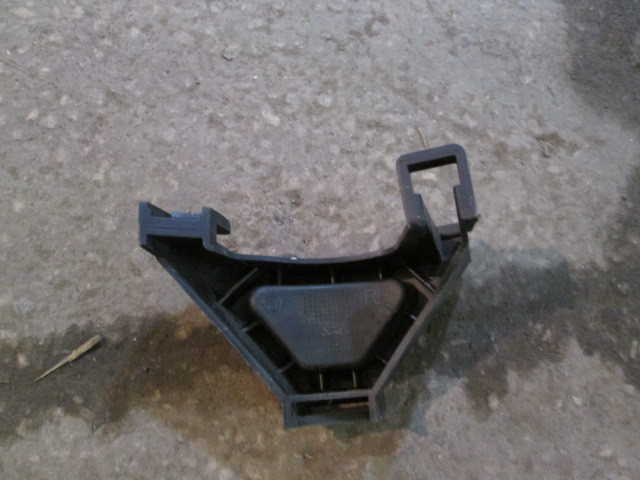 Кронштейн фары противотуманной правой Ford Focus 2 2005-2008 на Ford Focus 2