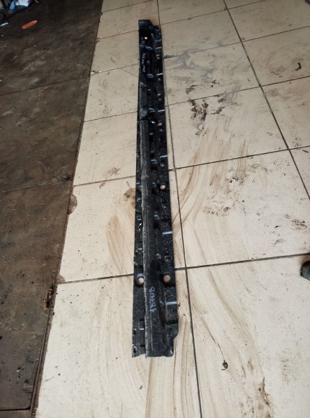 Кронштейн накладки на порог (наружней) BMW X5 F15 2013-н.в. на BMW X5 F15