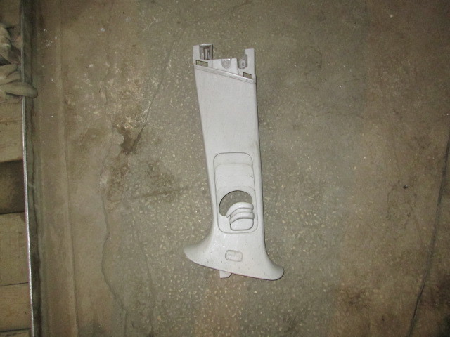 Обшивка стойки Peugeot 307 2001-2008 на Peugeot 307
