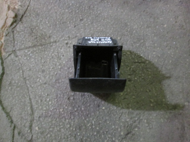 Пепельница Peugeot 307 2001-2008 на Peugeot 307