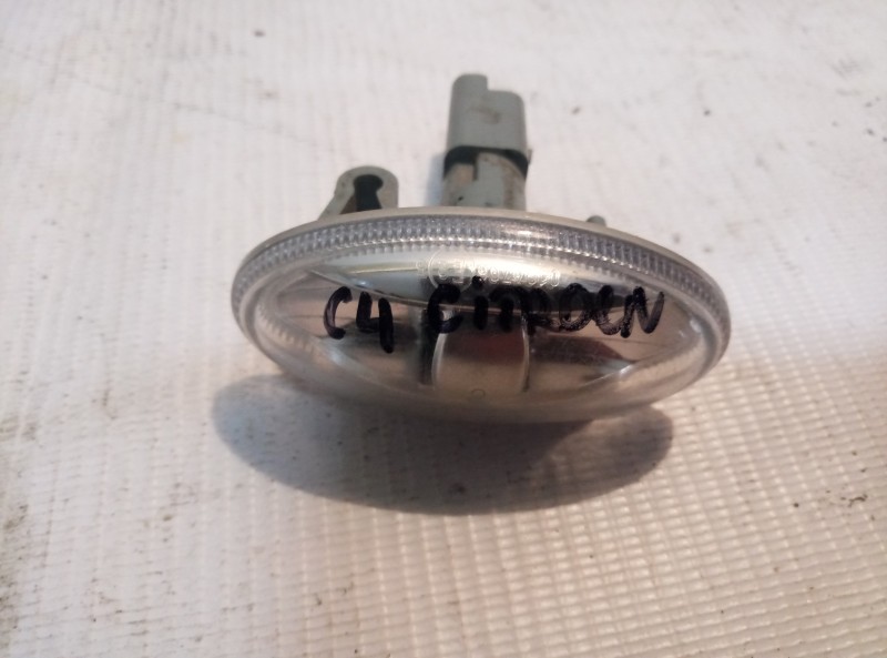 Повторитель на крыло Citroen C4 I 2004-2014 на Citroen C4 I