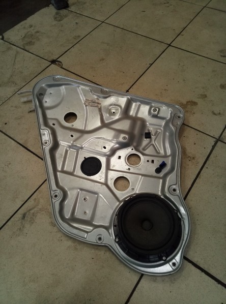 Стеклоподъемник электр. задний левый Kia Ceed (ED) 2006-2012 на Kia Ceed (ED)